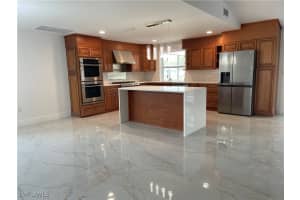 2210 Isle Of Pines Ave, Fort Myers