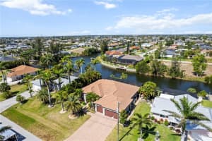 3824 Sw 11th Pl, Cape Coral