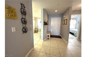 6670 Huntington Lakes Cir 103, Naples