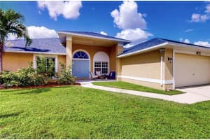 923 Sw 28th Ter, Cape Coral