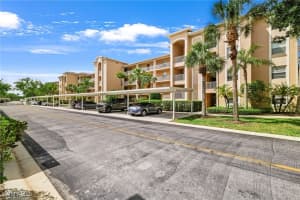 8550 Kingbird Loop 646, Estero