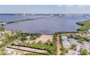 1069 River Rd, North Fort Myers