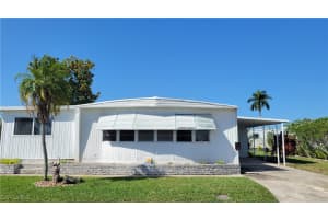 268 Shoreland Dr, Fort Myers