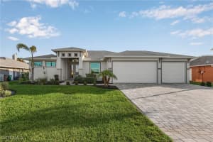 1210 Se 37th Ter, Cape Coral