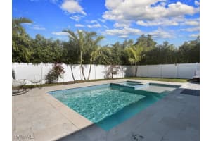 1279 10th Ave N, Naples