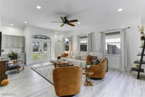 10842 Vanderbilt Dr, Naples