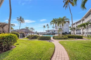 2800 Gulf Shore Blvd N 304, Naples