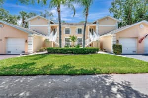 737 Wiggins Lake Dr 102, Naples