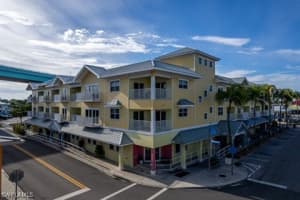 450 Old San Carlos Blvd 303, Fort Myers Beach