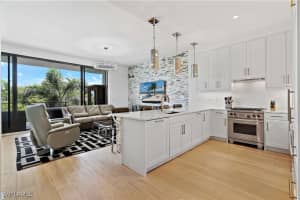 850 Central Ave 202, Naples