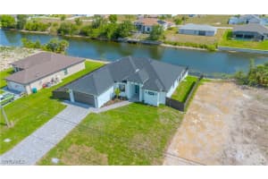 408 Nw 9th St, Cape Coral