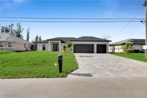 329 Ne 8th Ter, Cape Coral