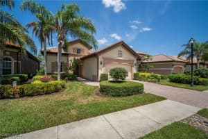6476 Caldecott Dr, Naples