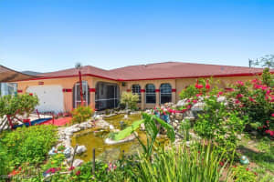305 Nw 11th Ter, Cape Coral