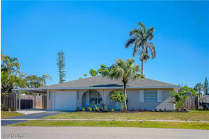 2564 Poinciana St, Naples