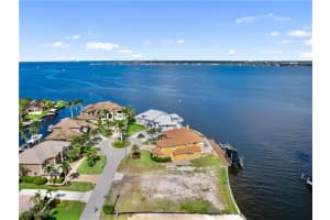 799 Cypress Lake Cir, Fort Myers