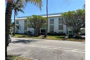 1021 3rd St S 200, Naples