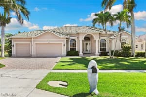 7 Blue Hill Ct, Marco Island