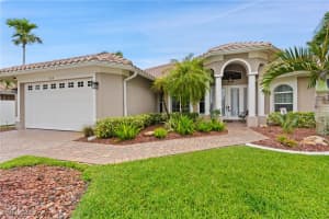820 Se 43rd St, Cape Coral