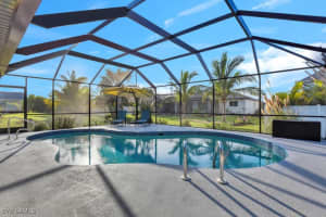 1624 Sw 44th Ter, Cape Coral