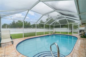 1825 Sw 36th Ter, Cape Coral