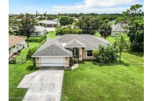 1726 Trafalgar Pkwy, Cape Coral