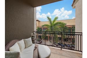 9123 Strada Pl 7306, Naples