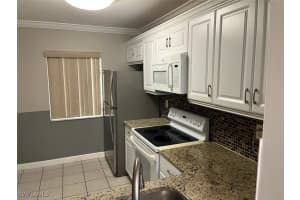 6184 Michelle Way 123, Fort Myers