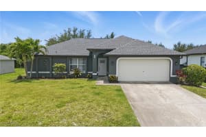 320 Nw 1st St, Cape Coral