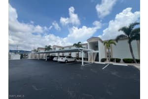 1615 Se 46th Ln 208, Cape Coral