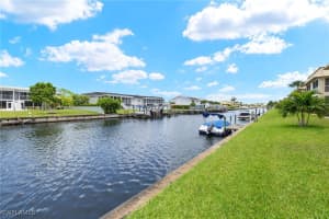 909 Se 46th Ln 104, Cape Coral