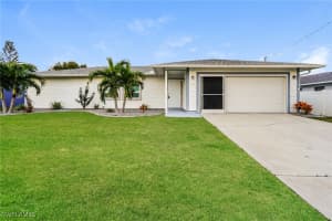 902 Sw 11th Ct, Cape Coral