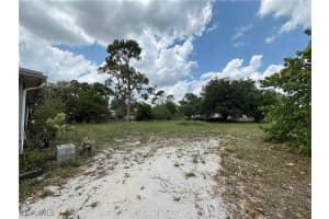 8126 Everhart Dr, North Fort Myers