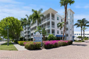 140 Palm St 207, Marco Island