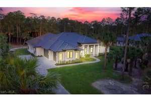 524 13th St Sw, Naples