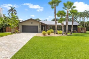 5631 Shaddelee Ln W, Fort Myers