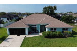122 Nw 7th Ter, Cape Coral