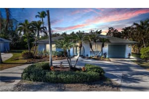 12 Fairview Blvd, Fort Myers Beach