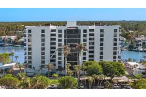 2400 Gulf Shore Blvd N Ph#4, Naples