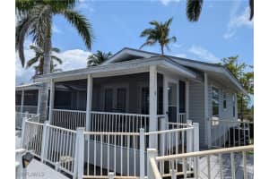 11250 Porpoise Point Rd 8, Matlacha