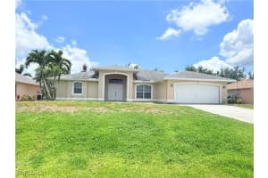 2452 Nw 9th St, Cape Coral