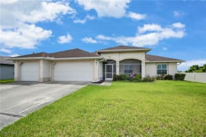 2703 Ne Juanita Pl, Cape Coral