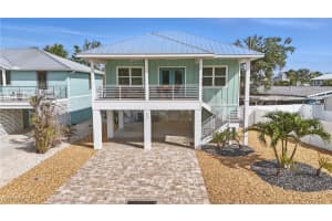 171 Connecticut St, Fort Myers Beach