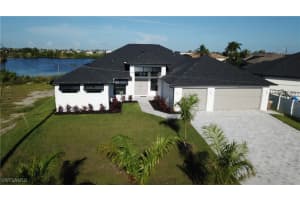 702 Nw 30th Pl, Cape Coral