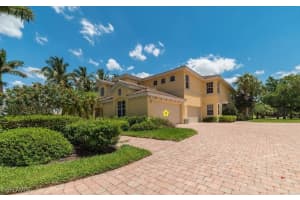 1252 Rialto Way 202, Naples