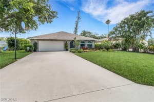 9798 Oxford St, Naples