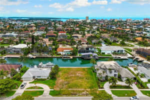 1173 Winterberry Dr, Marco Island