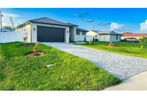 427 Sw 21st Ter, Cape Coral