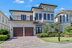 2875 Coco Lakes Dr, Naples