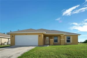 1118 Ne 9th Ter, Cape Coral